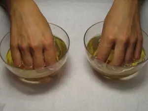 ванночки для ногтей рук